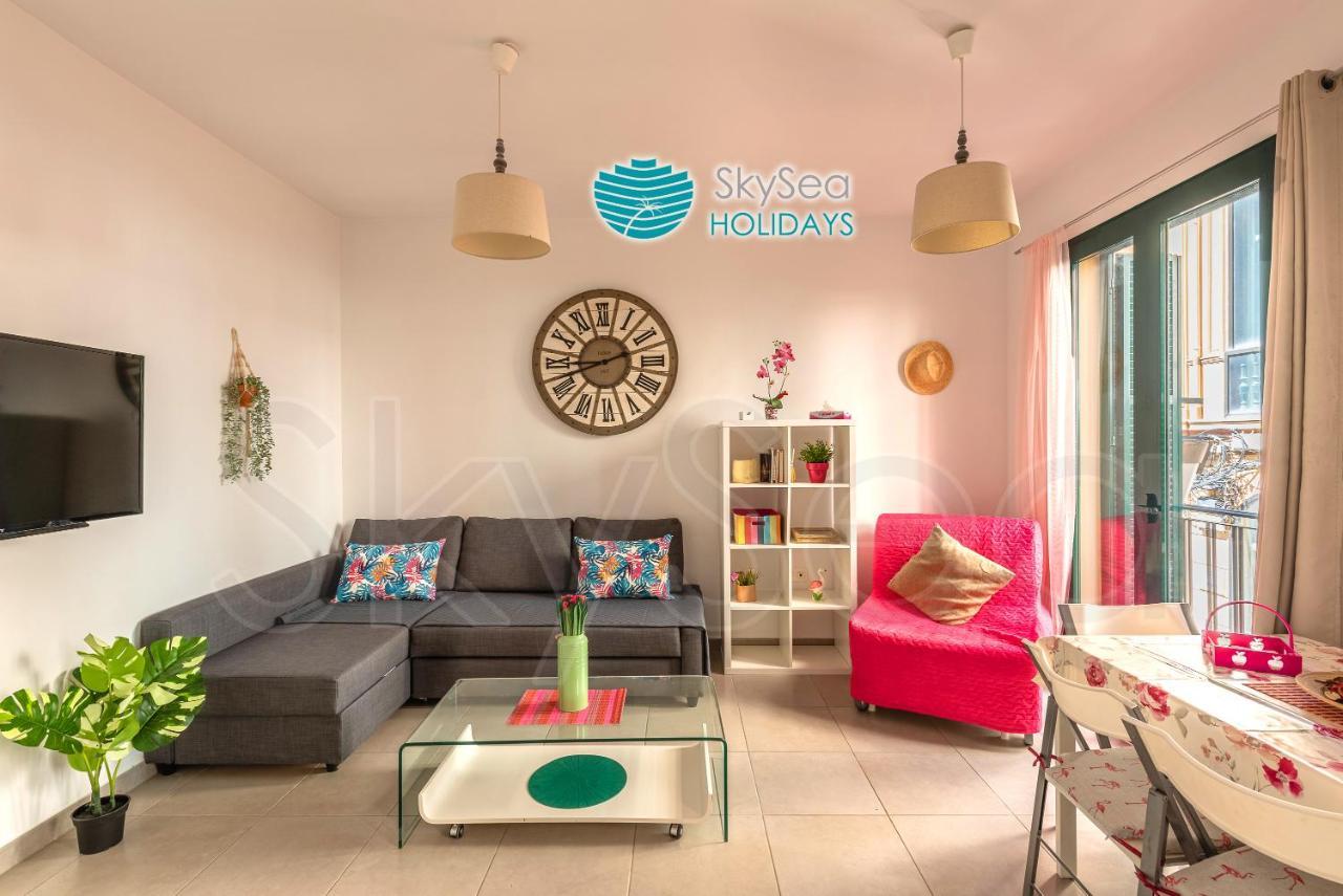 Skysea Holidays City Center Suites マラガ エクステリア 写真