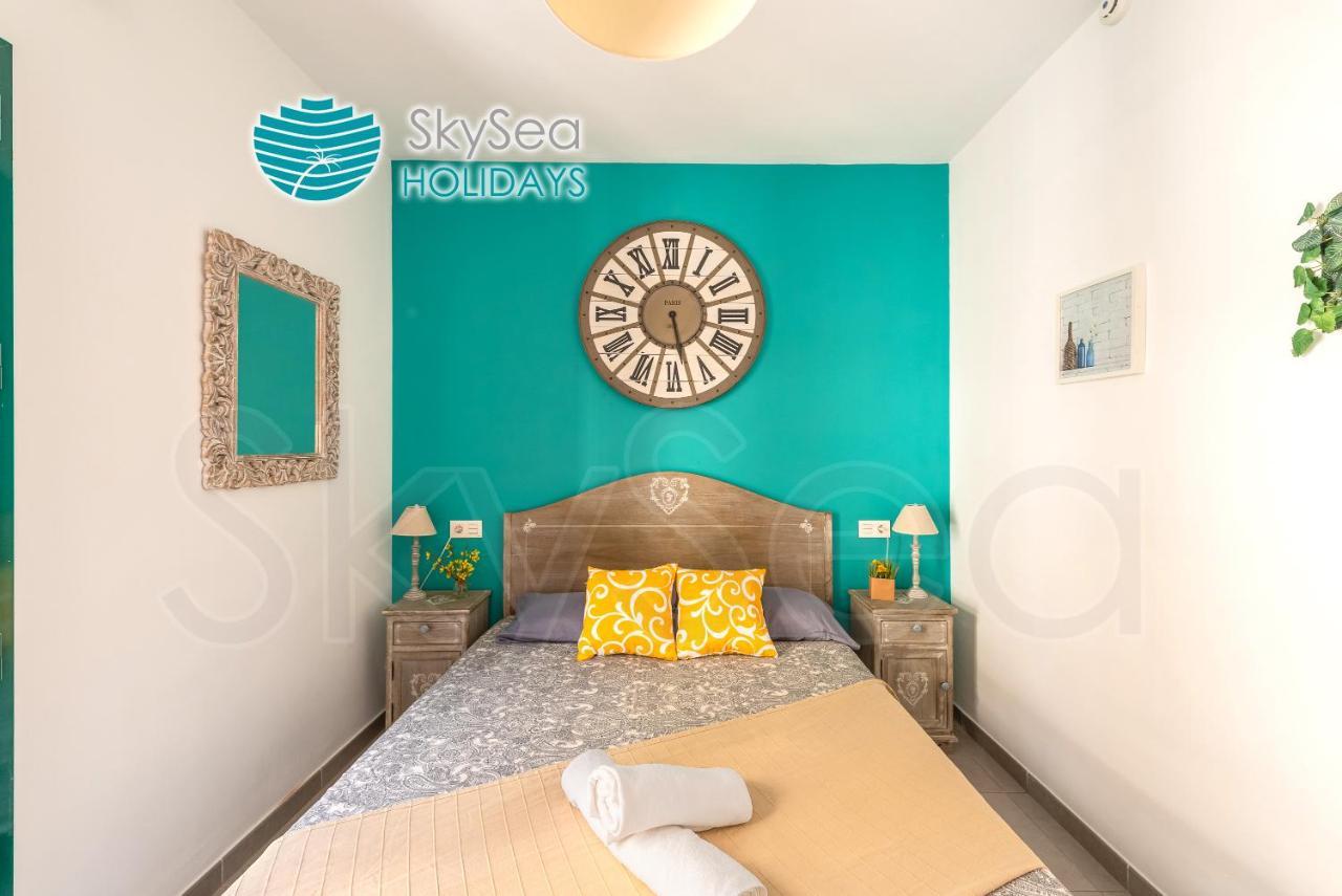 Skysea Holidays City Center Suites マラガ エクステリア 写真