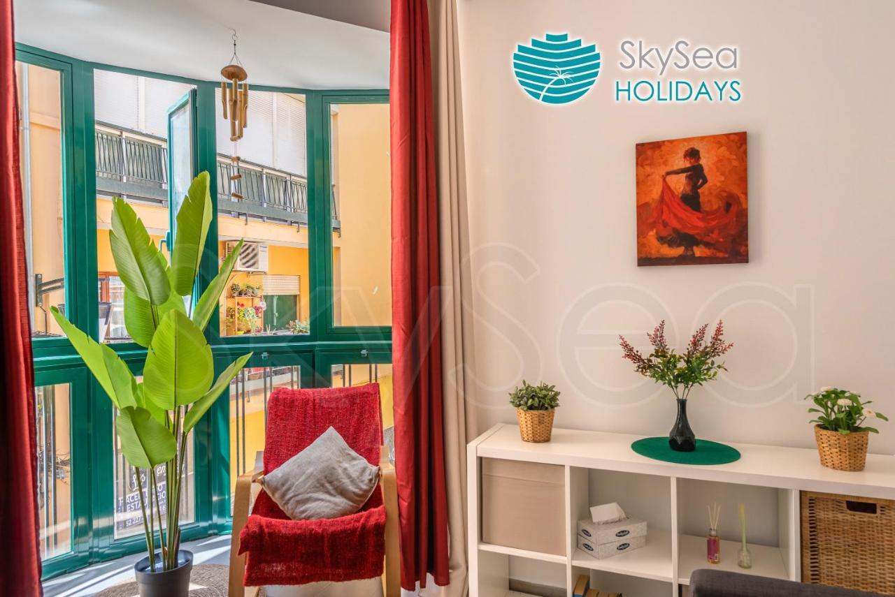 Skysea Holidays City Center Suites マラガ エクステリア 写真