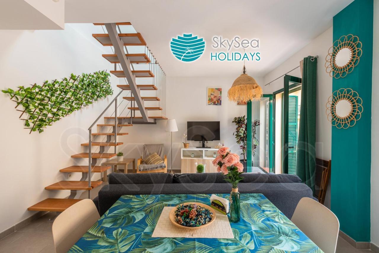 Skysea Holidays City Center Suites マラガ エクステリア 写真