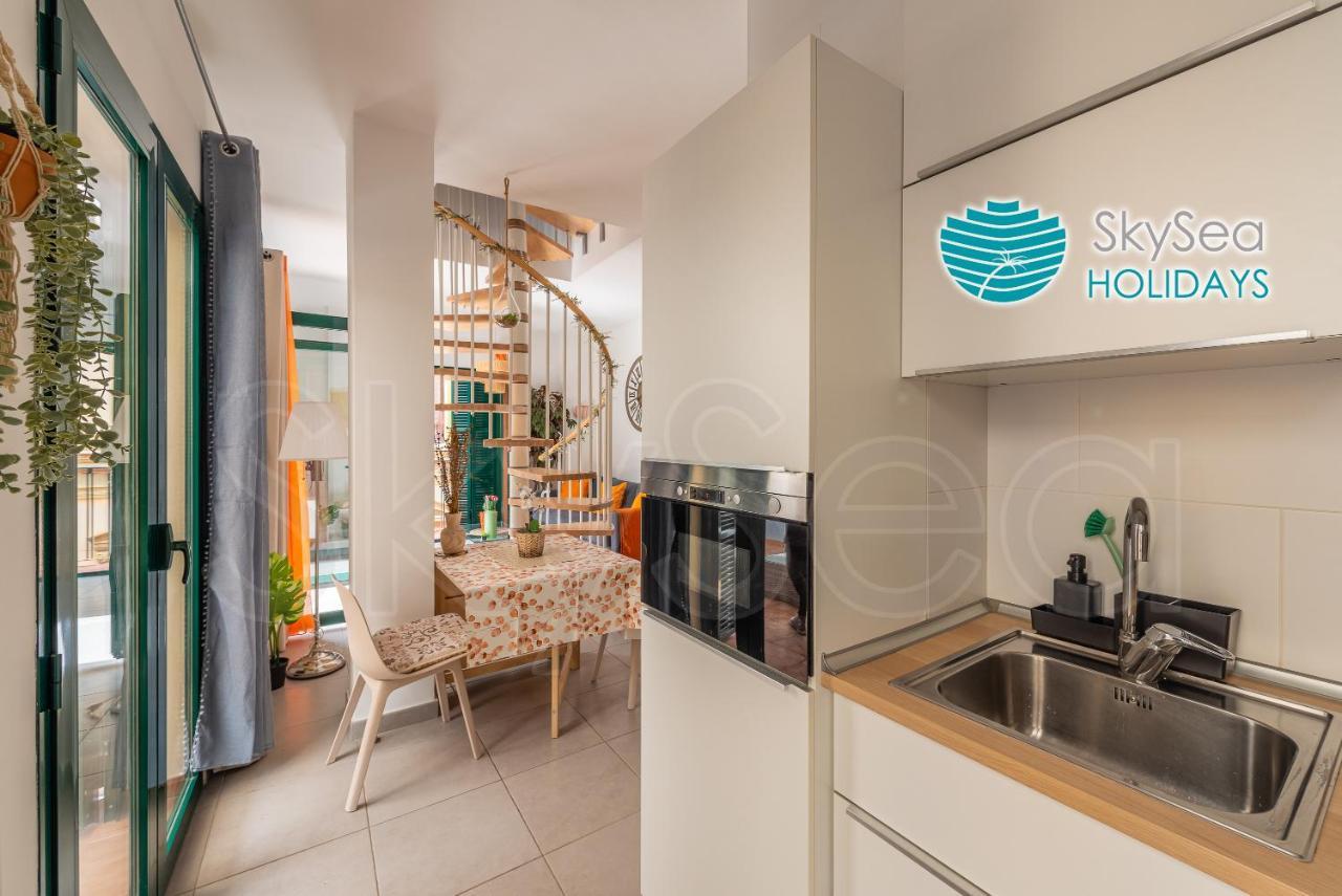 Skysea Holidays City Center Suites マラガ エクステリア 写真