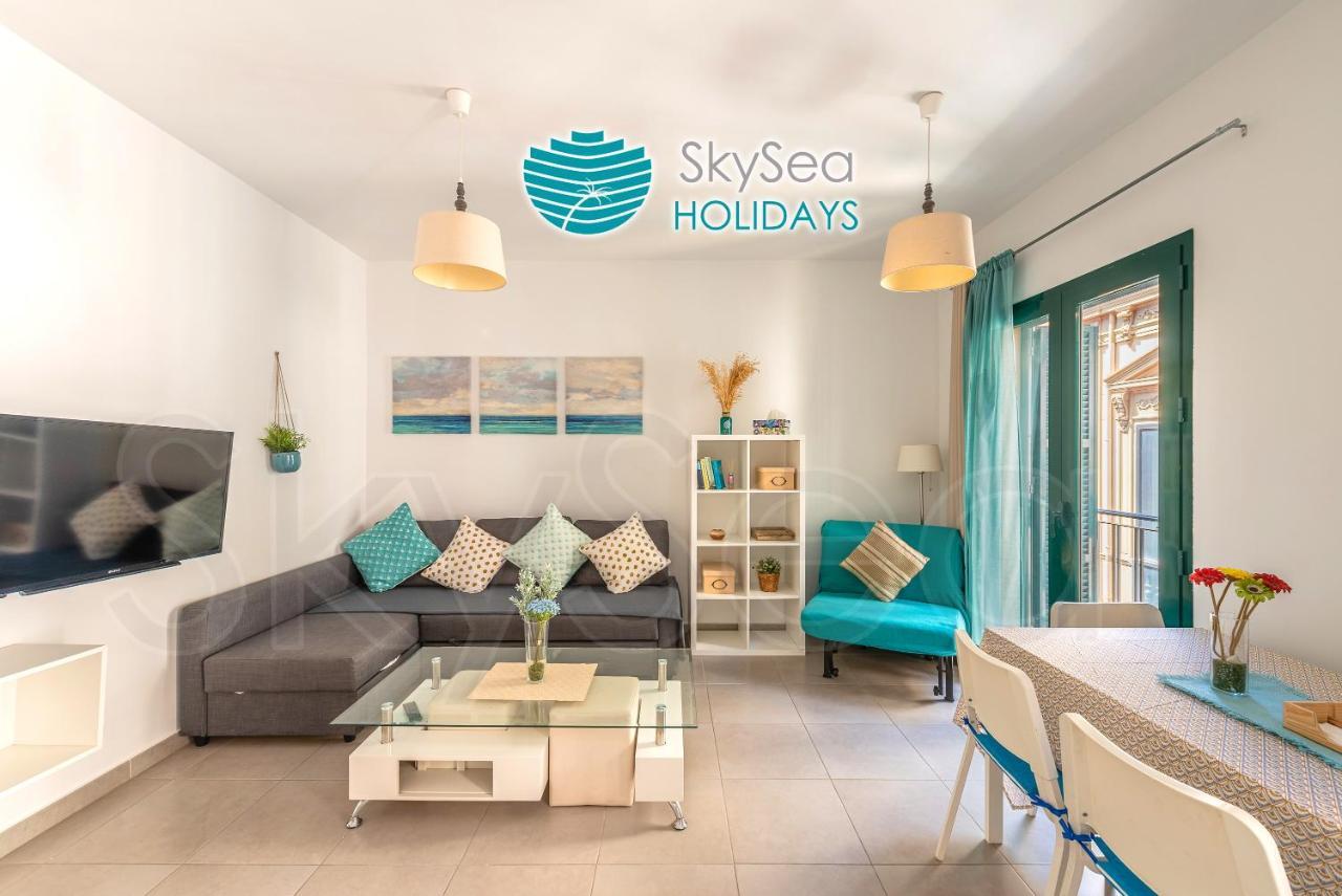 Skysea Holidays City Center Suites マラガ エクステリア 写真