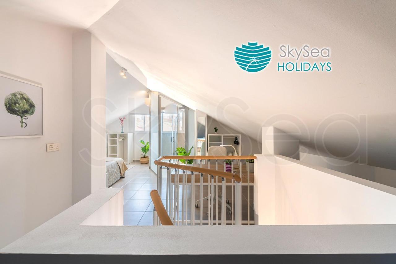 Skysea Holidays City Center Suites マラガ エクステリア 写真