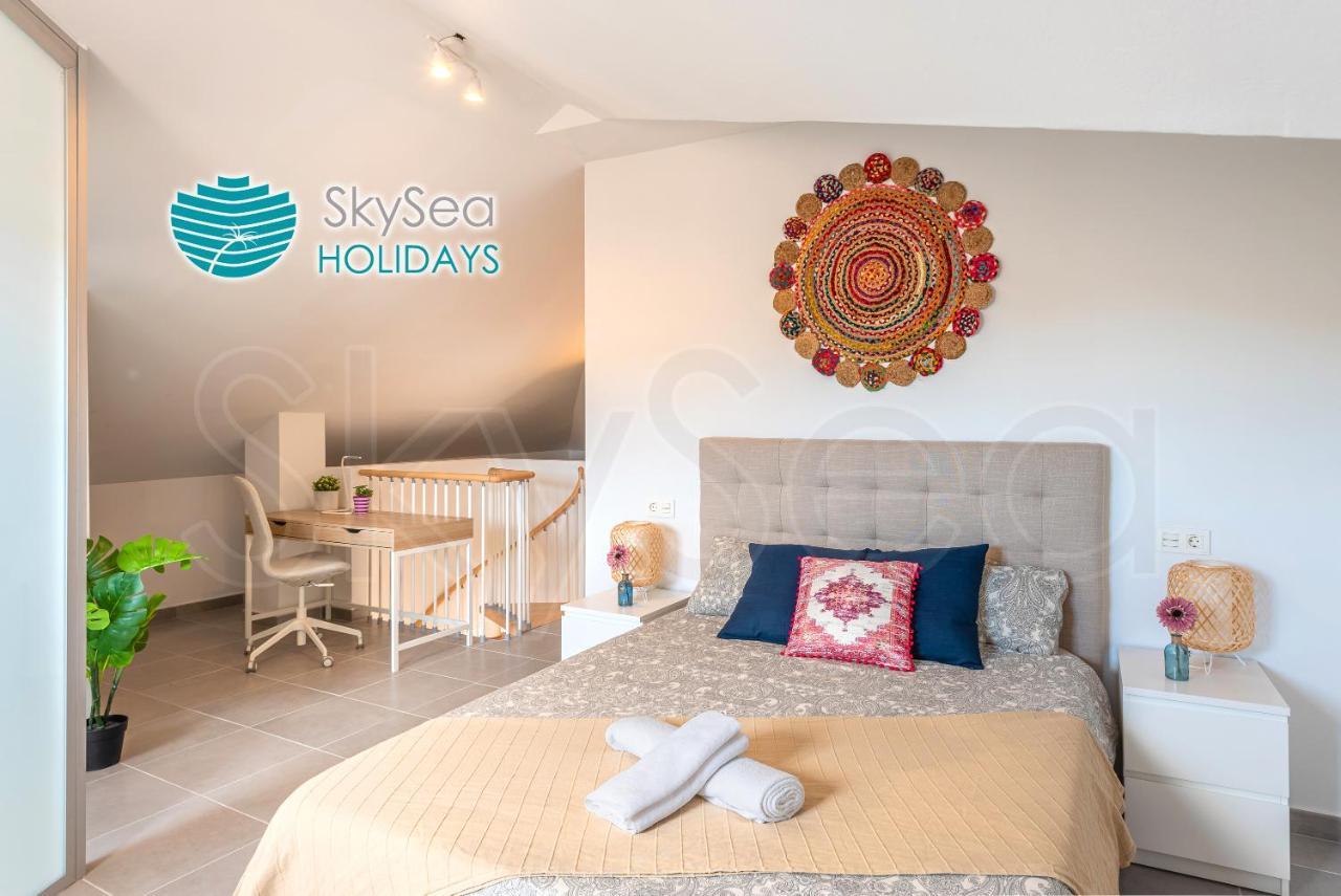 Skysea Holidays City Center Suites マラガ エクステリア 写真