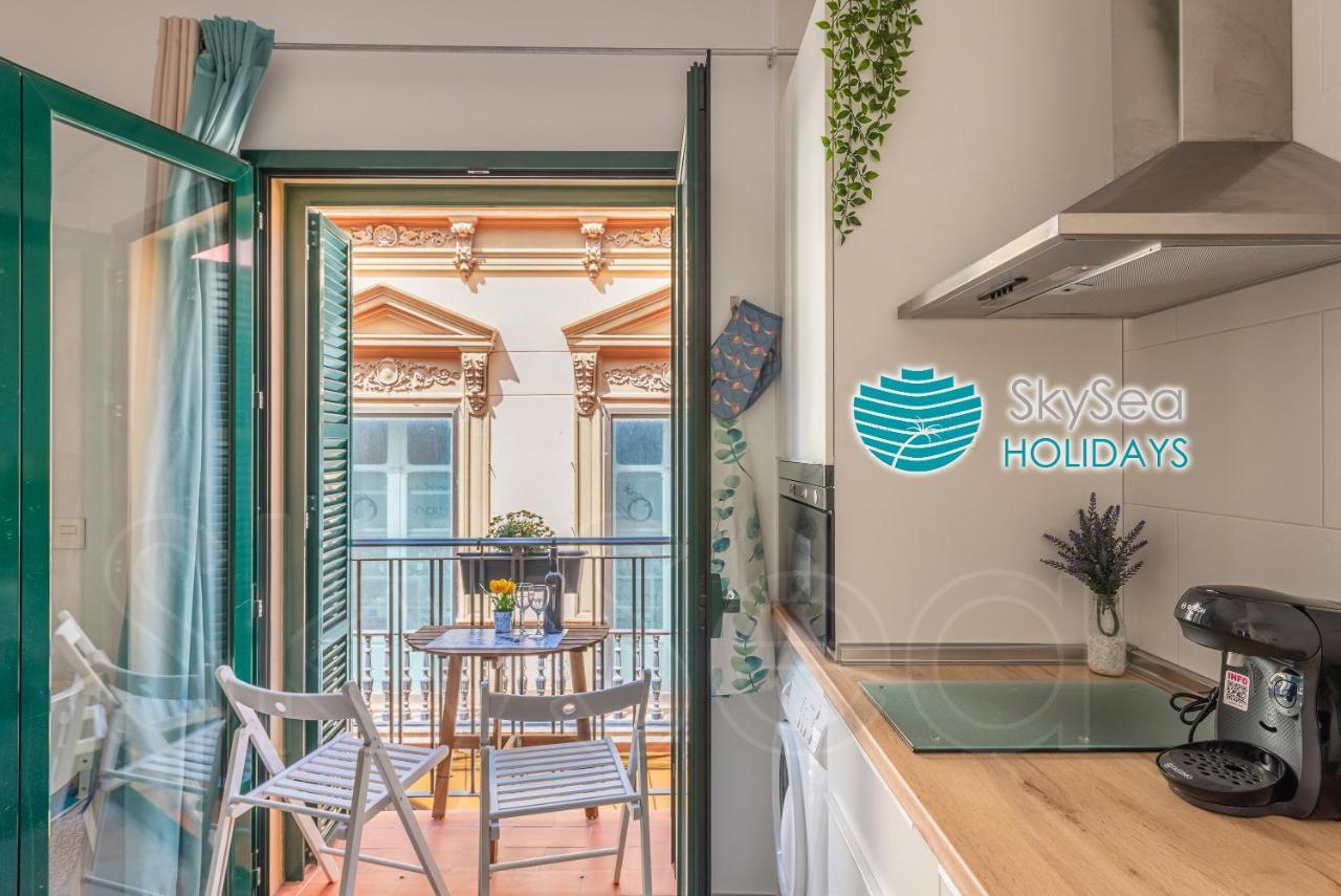 Skysea Holidays City Center Suites マラガ エクステリア 写真