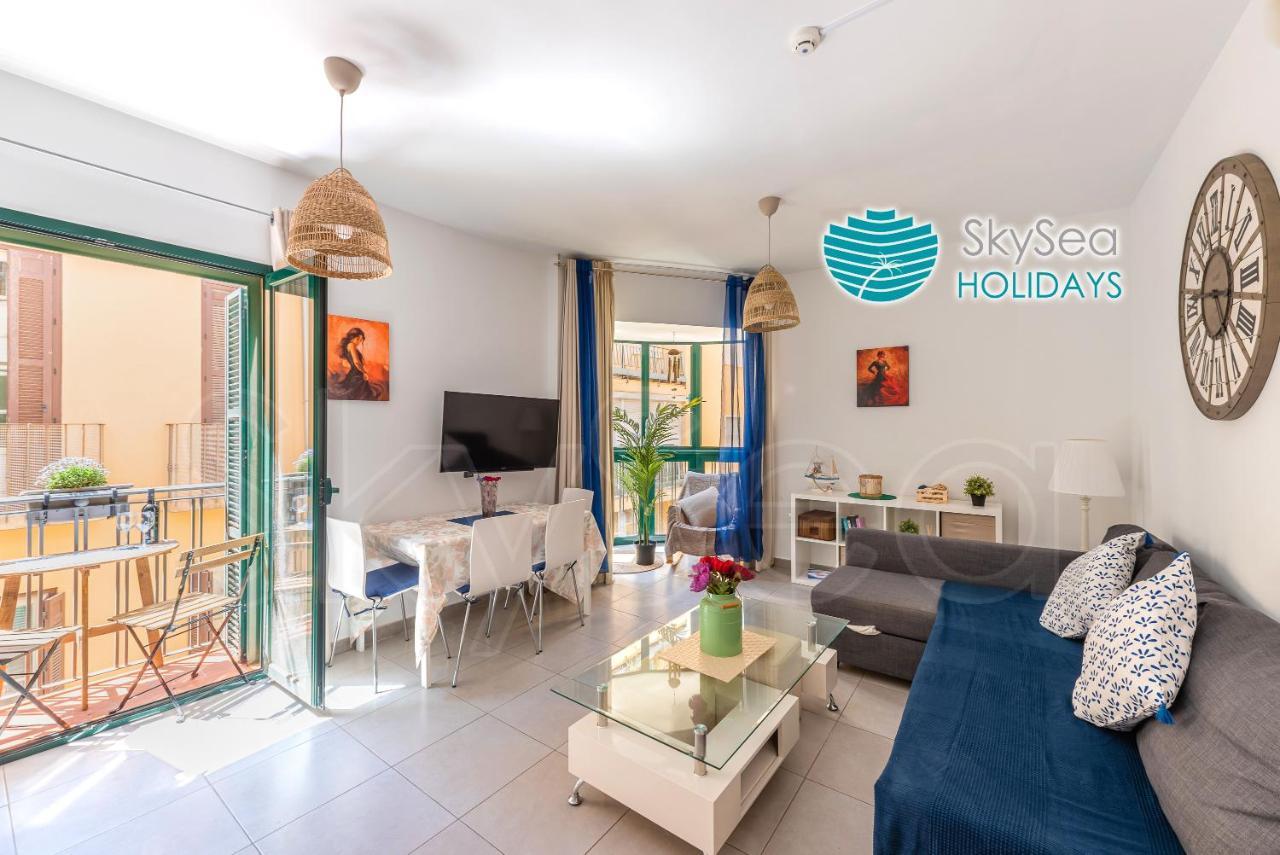Skysea Holidays City Center Suites マラガ エクステリア 写真
